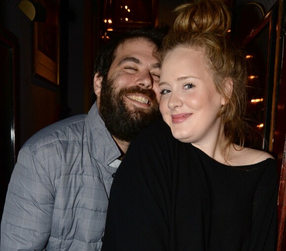 EKSER: Simon og Adele avslørte i april i fjor at de skulle skilles. Her sammen i 2013. Foto: NTB Scanpix EKSER: Simon og Adele avslørte i april i fjor at de skulle skilles. Her sammen i 2013. Foto: NTB Scanpix